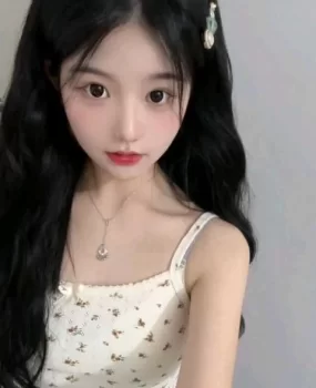 武汉清纯嫩妹  小表情贼无辜