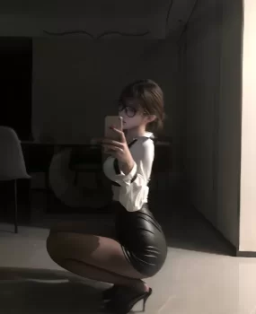 C杯乳头粉嫩极品妹妹舌头很嫩滑