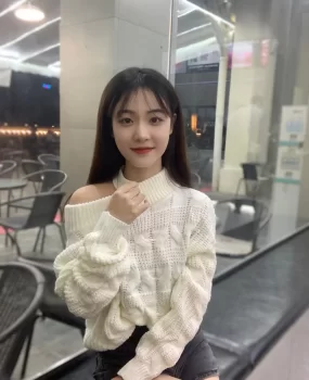 玩的开的小姐姐