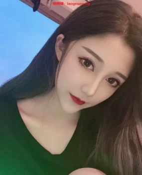 同事介绍的高颜值美女，被我开启狂抽模式