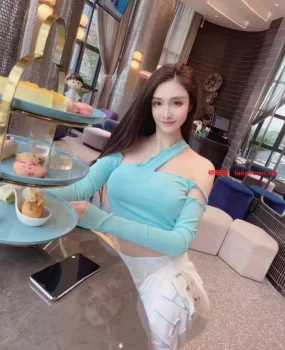 武汉  深圳空降 极品御姐 紧实翘臀 巴掌小脸  真人验证 服务真心不错